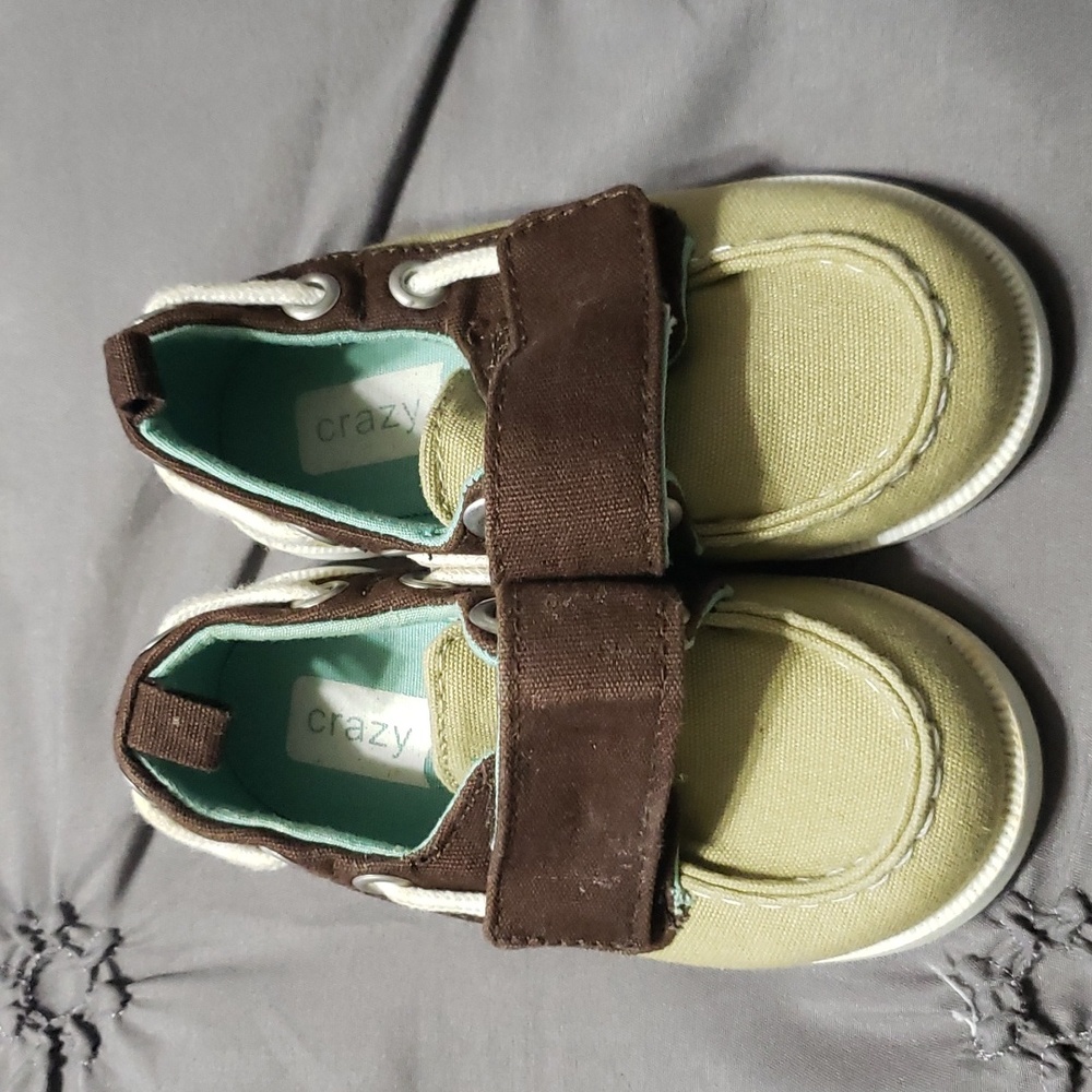 Baby/toddler crazy 8 shoe